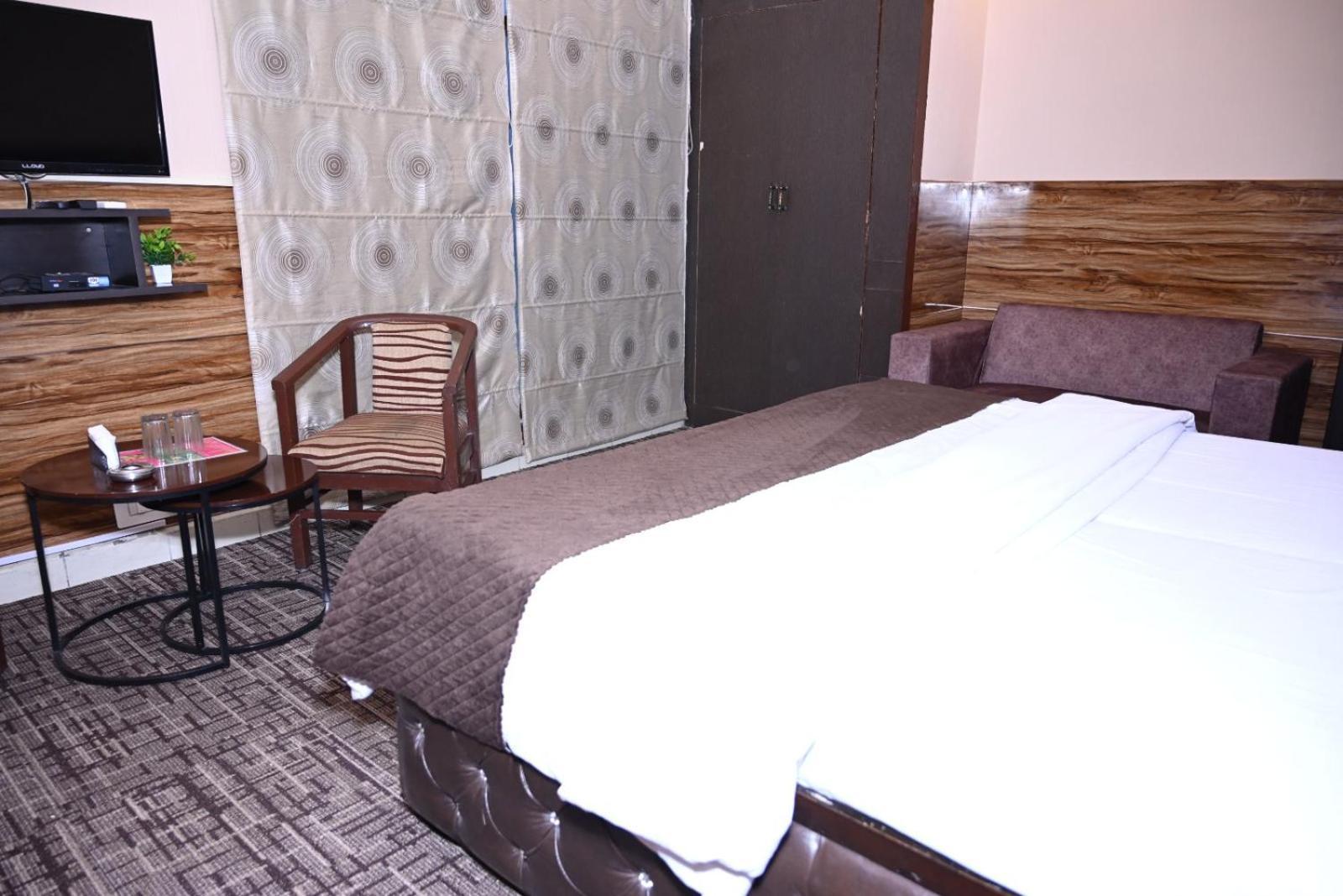 Rāi Hotel Kuber מראה חיצוני תמונה