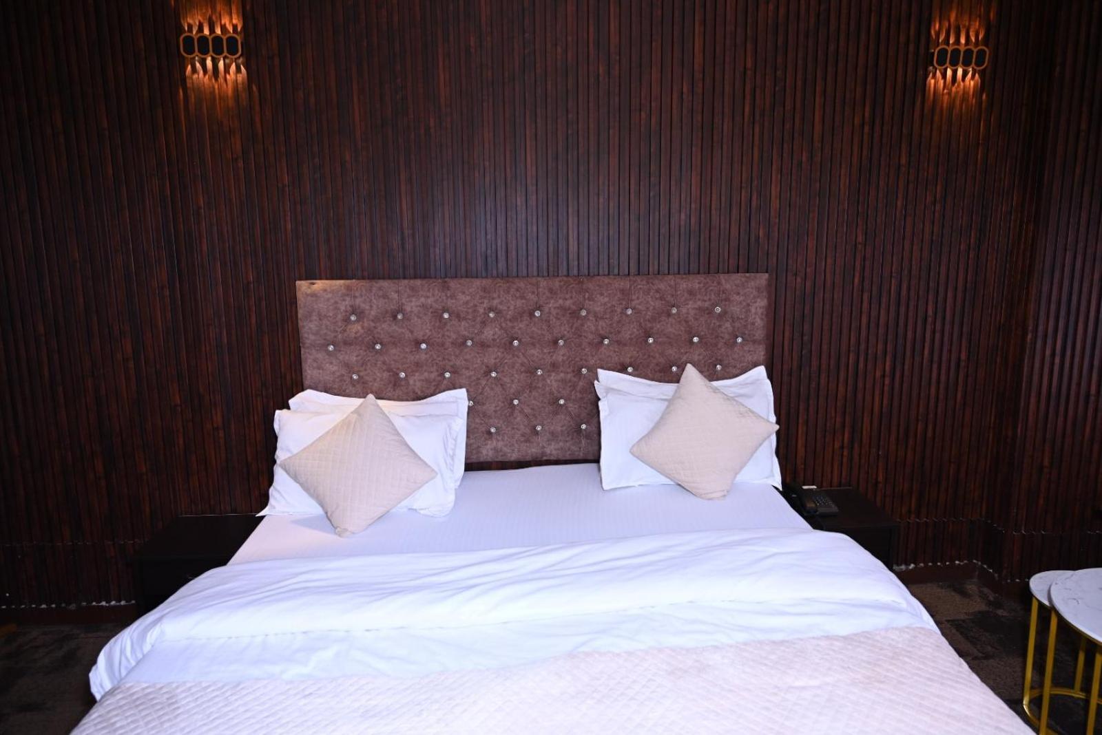 Rāi Hotel Kuber מראה חיצוני תמונה