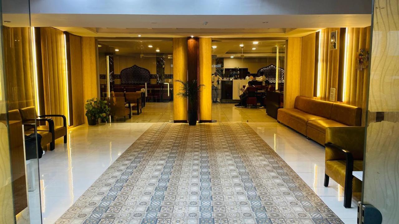 Rāi Hotel Kuber מראה חיצוני תמונה
