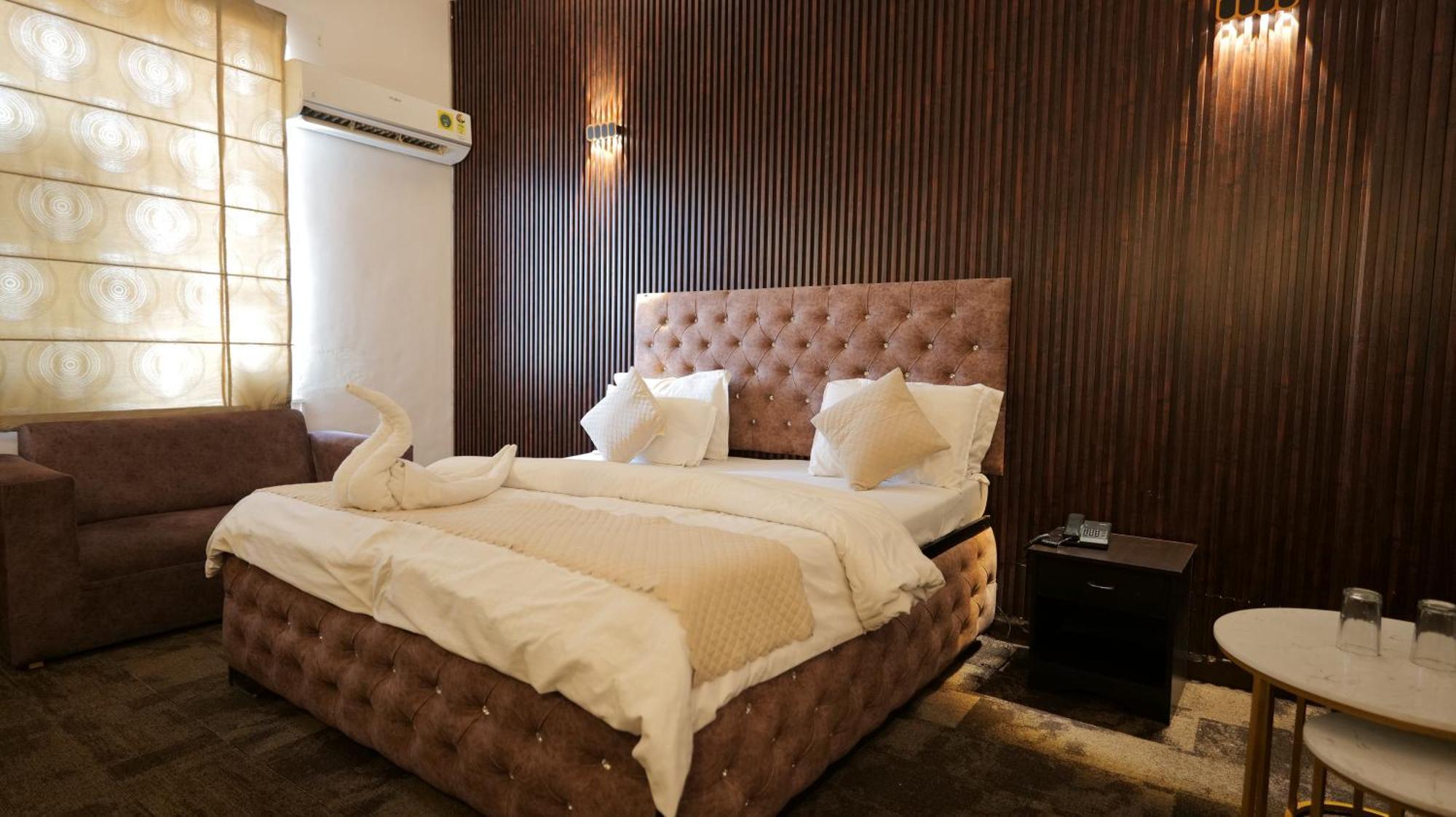 Rāi Hotel Kuber מראה חיצוני תמונה